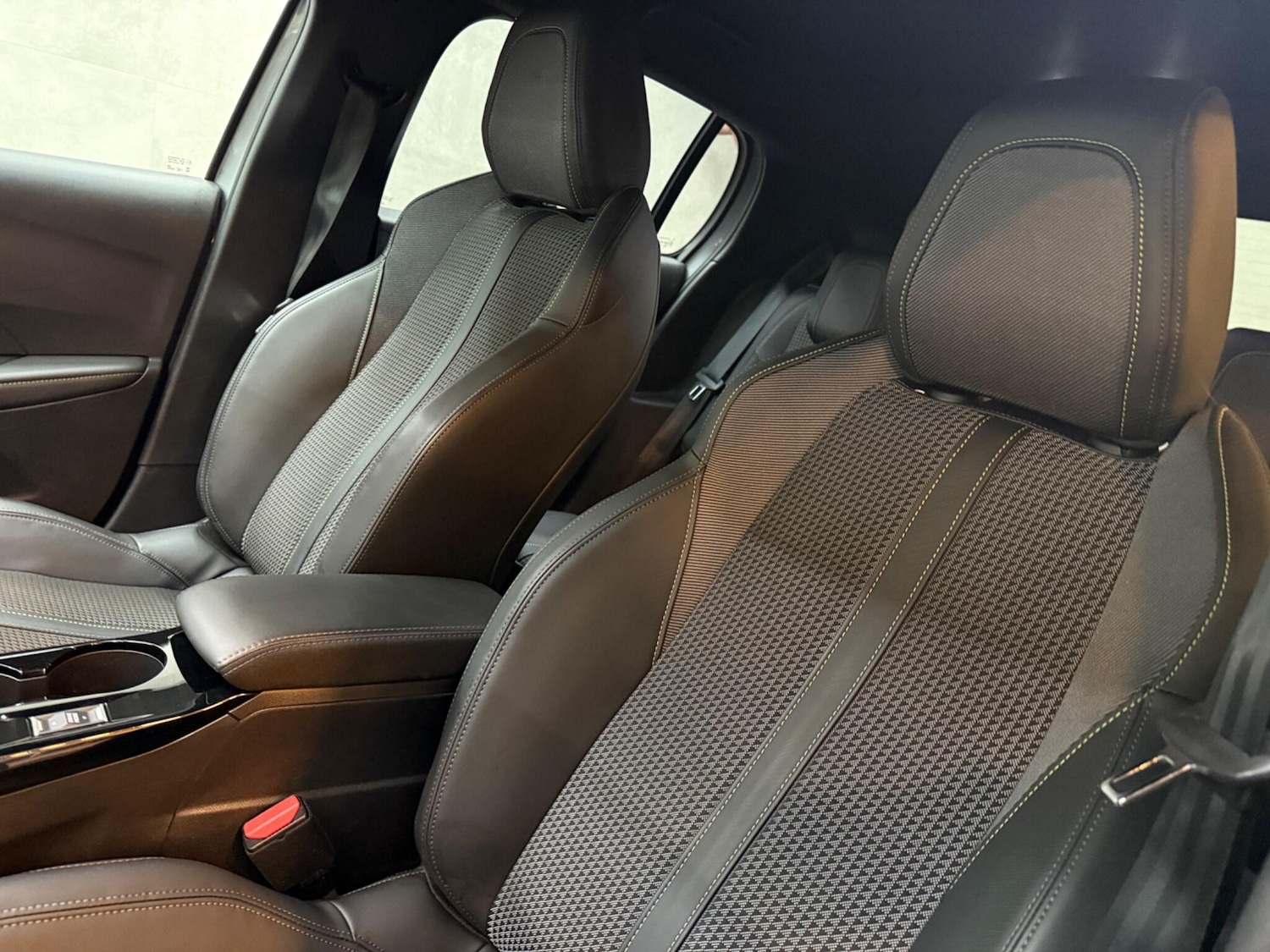 Used Peugeot 208 2023 for sale - 76964918: Photo 31