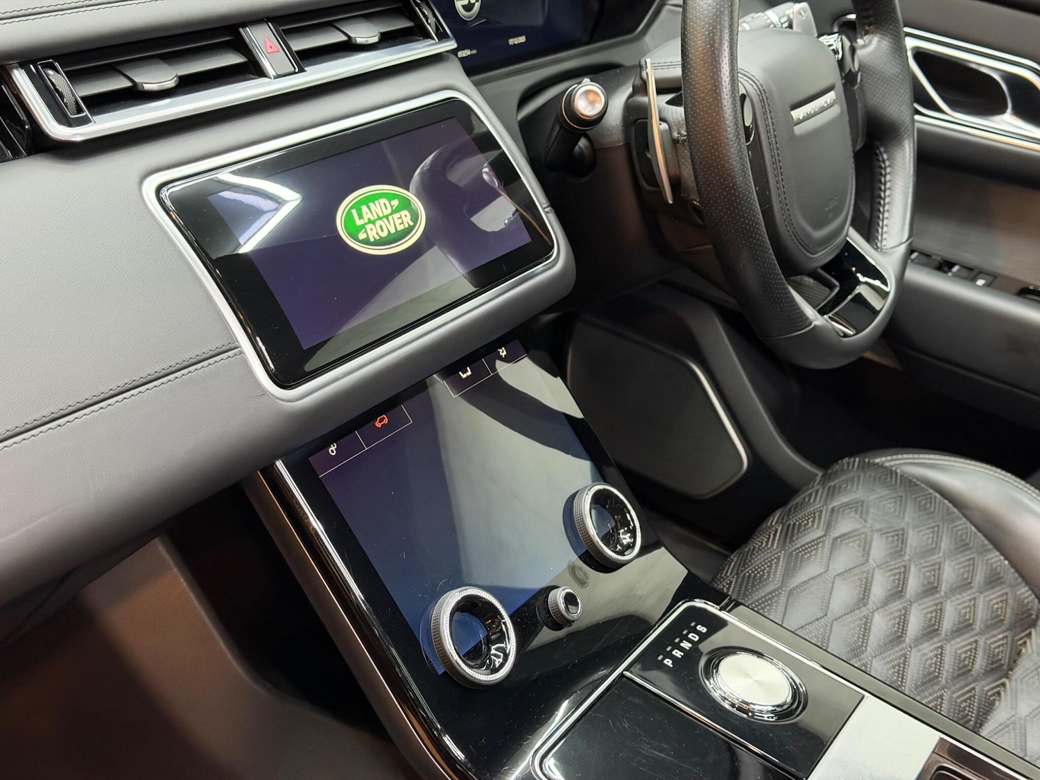 Used Land Rover Range Rover Velar 2019 for sale - 76975558: Photo 13