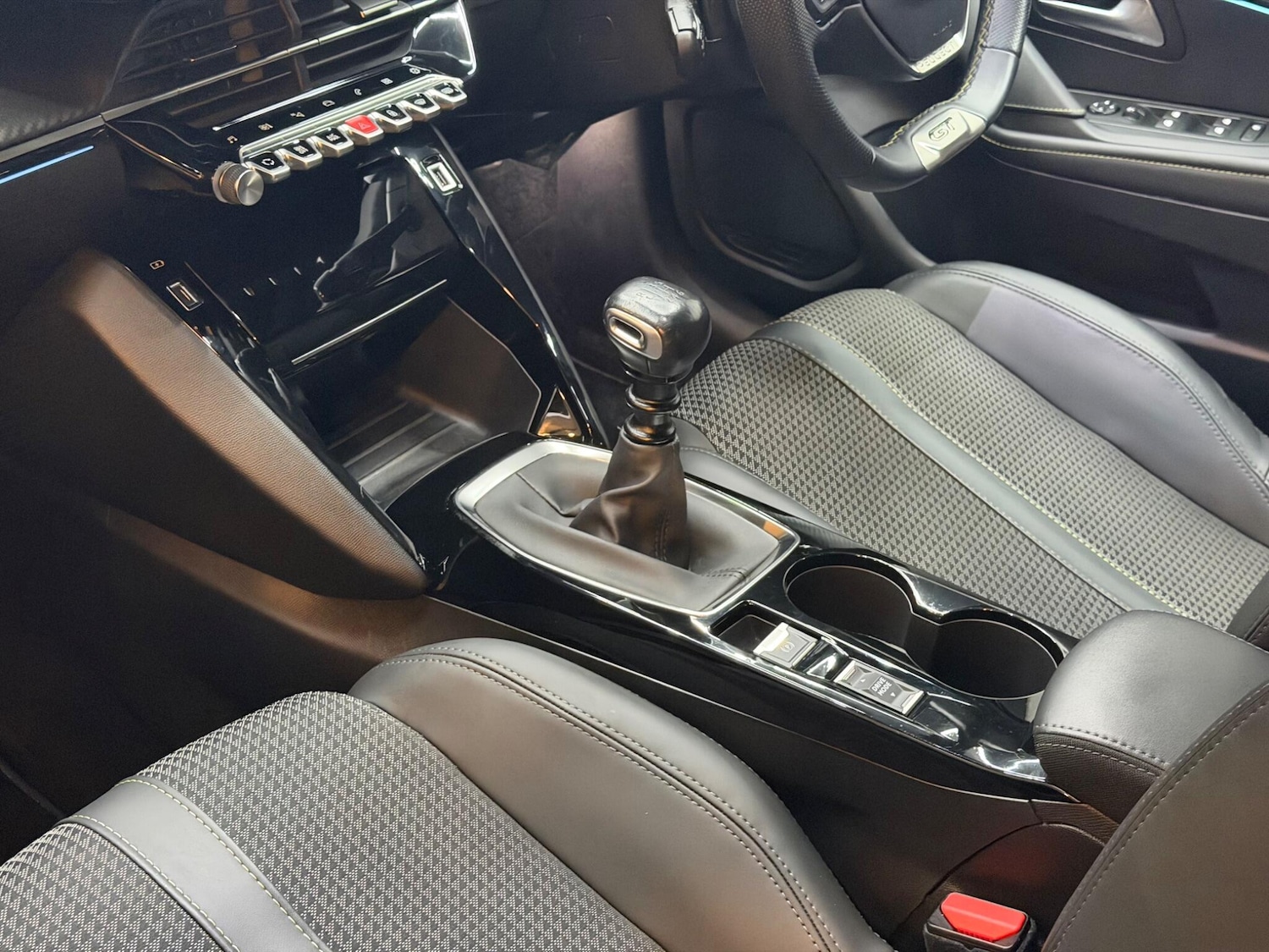 Used Peugeot 208 for sale - 77484538: Photo 41