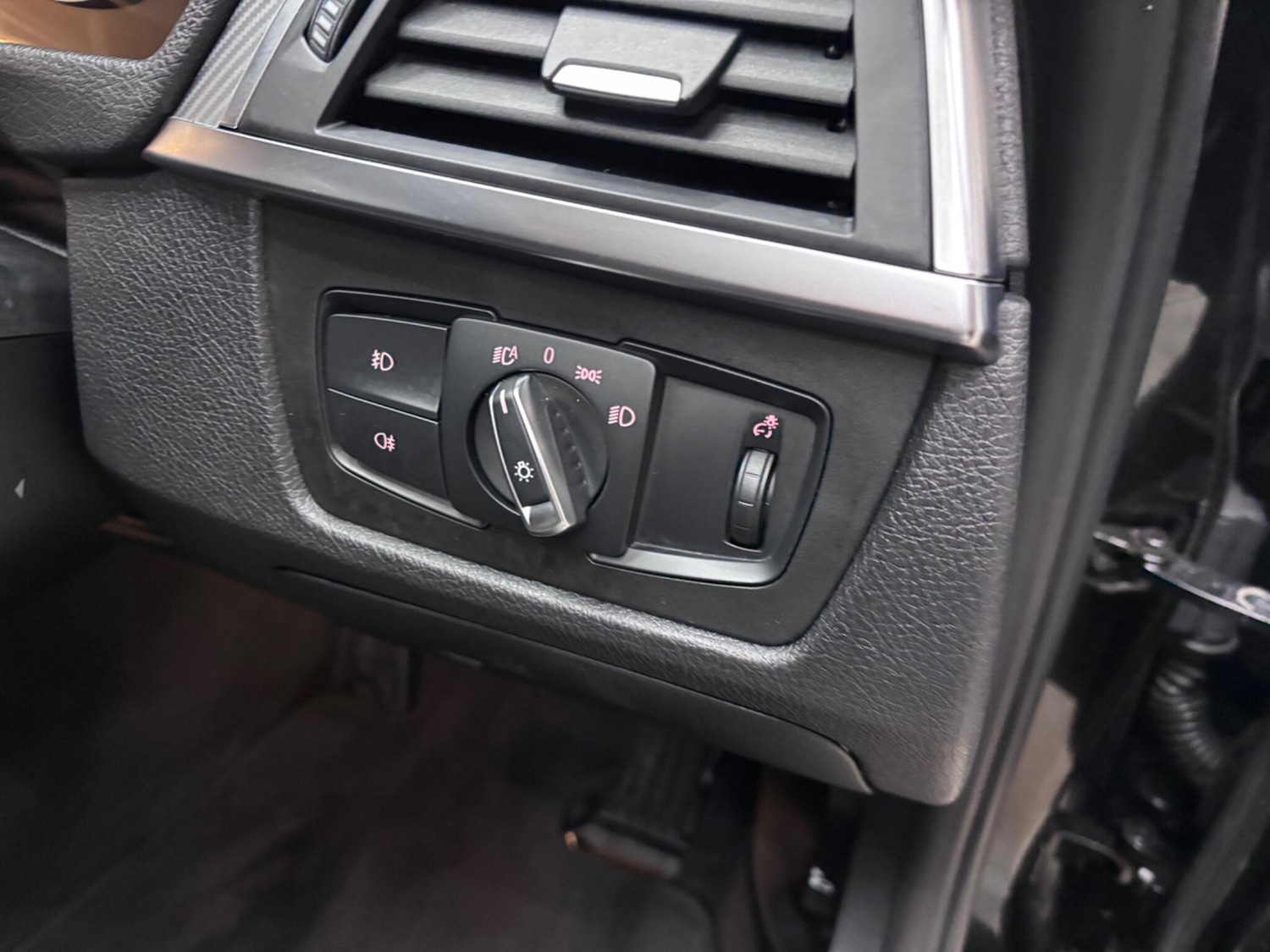 Used BMW 3 Series 2018 for sale - 77658833: Photo 20