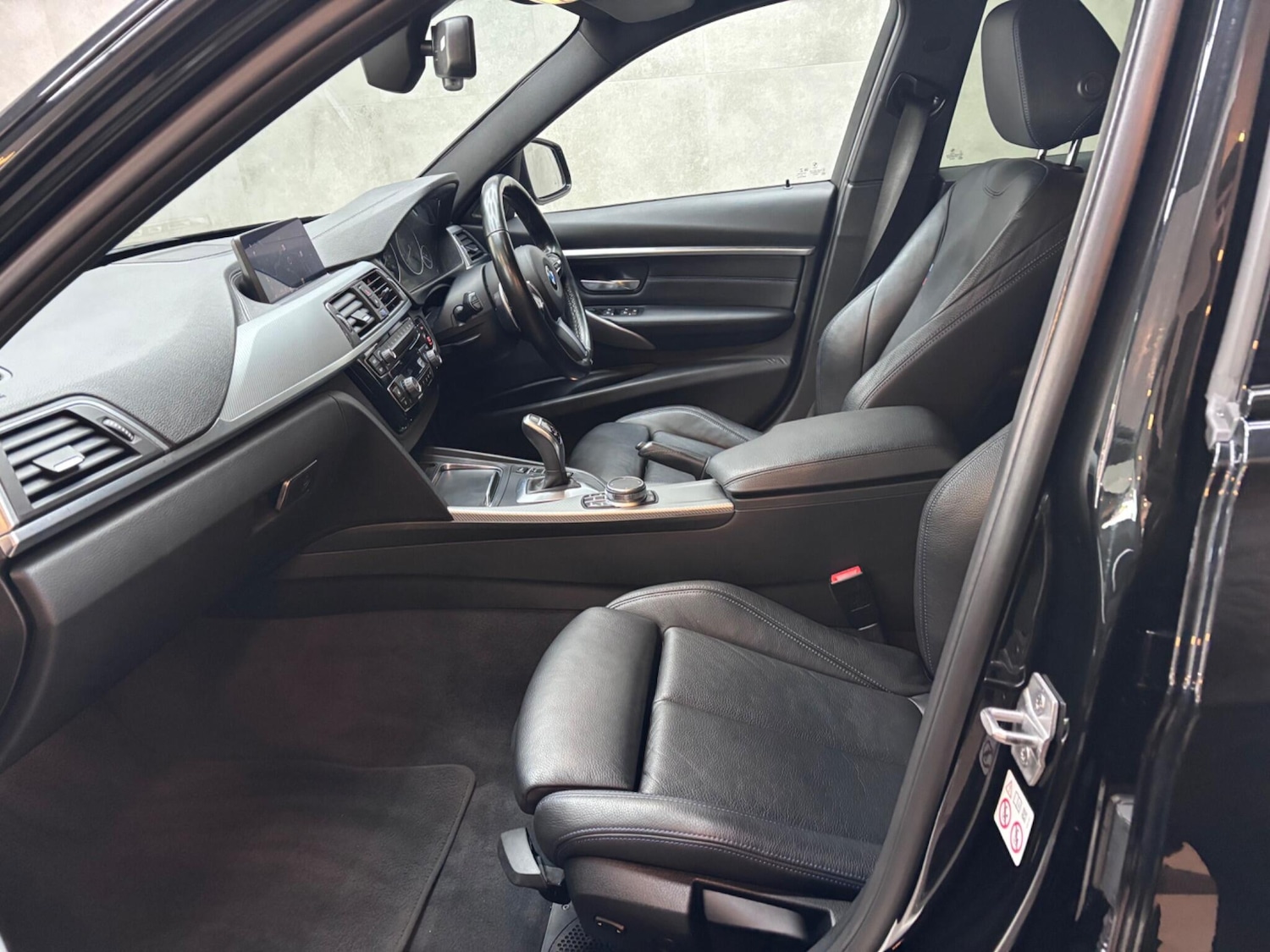 Used BMW 3 Series 2018 for sale - 77658833: Photo 40