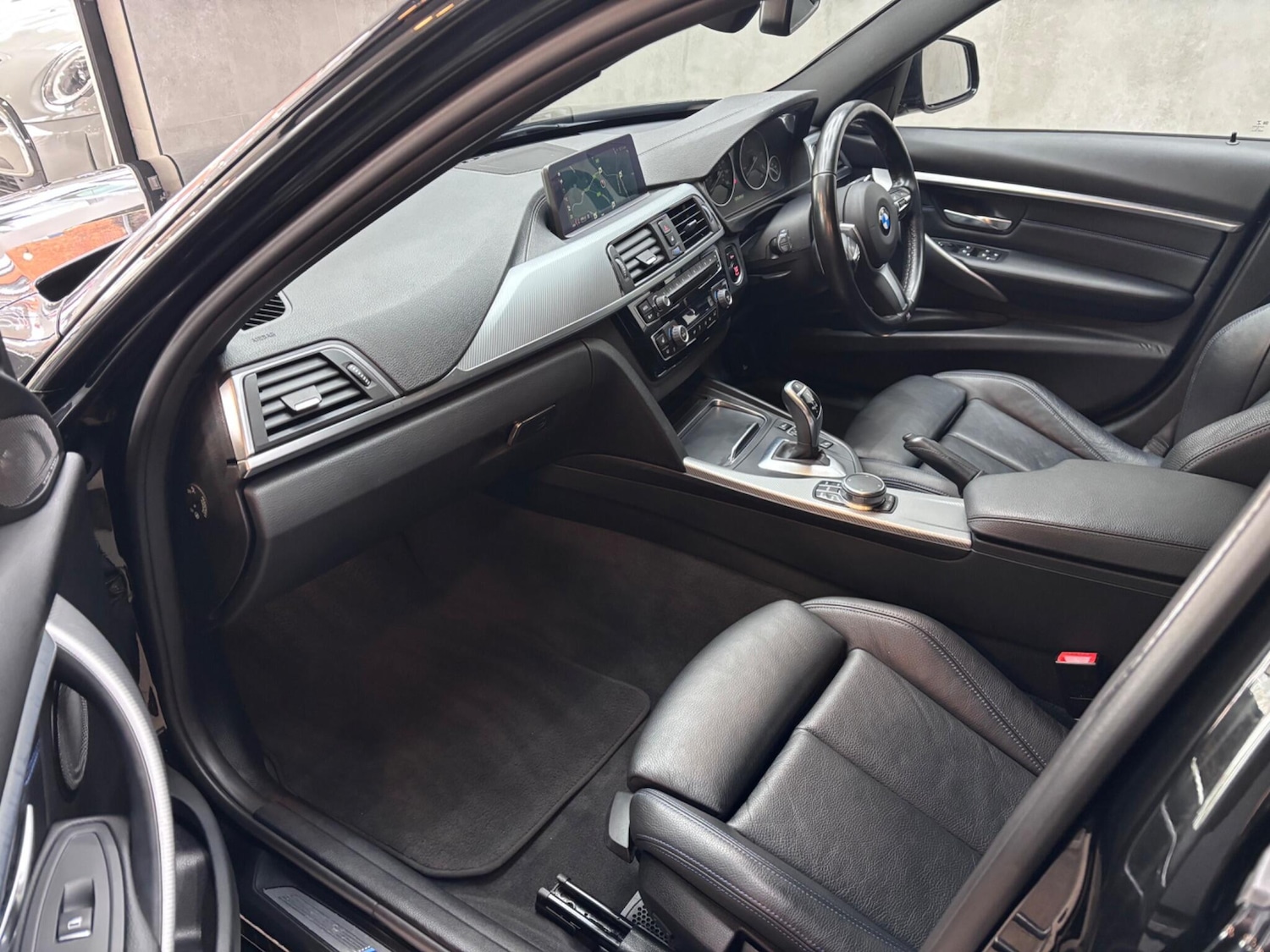 Used BMW 3 Series 2018 for sale - 77658833: Photo 42