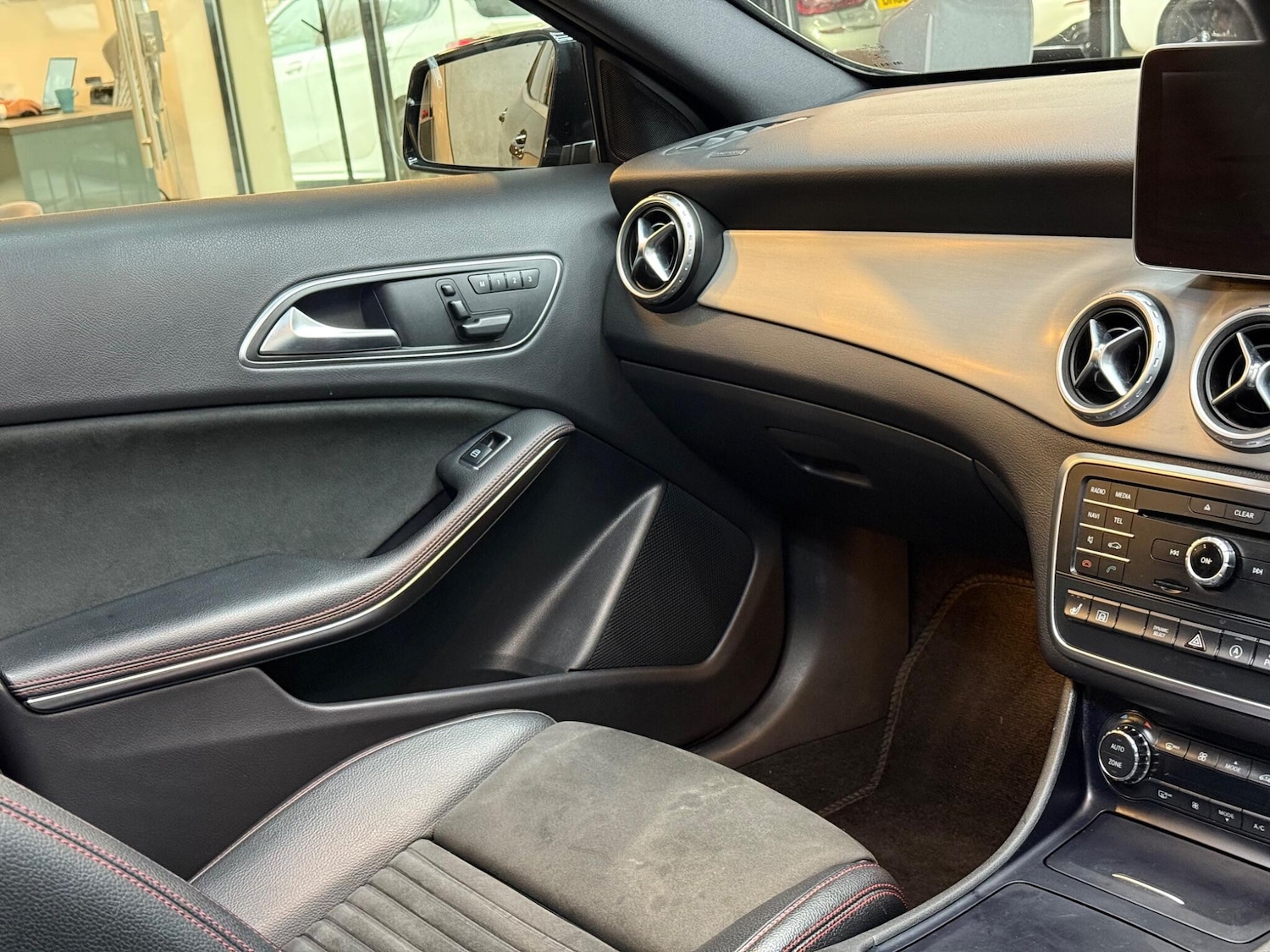 Used Mercedes-Benz GLA 2016 for sale - 76613101: Photo 11