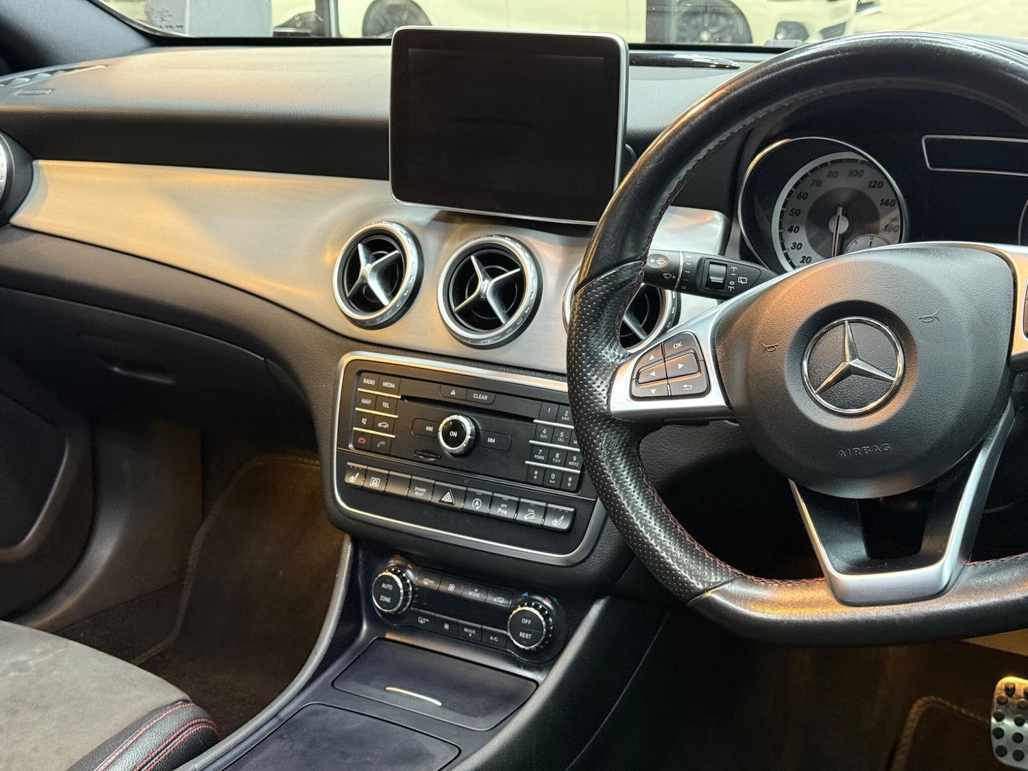 Used Mercedes-Benz GLA 2016 for sale - 76613101: Photo 12