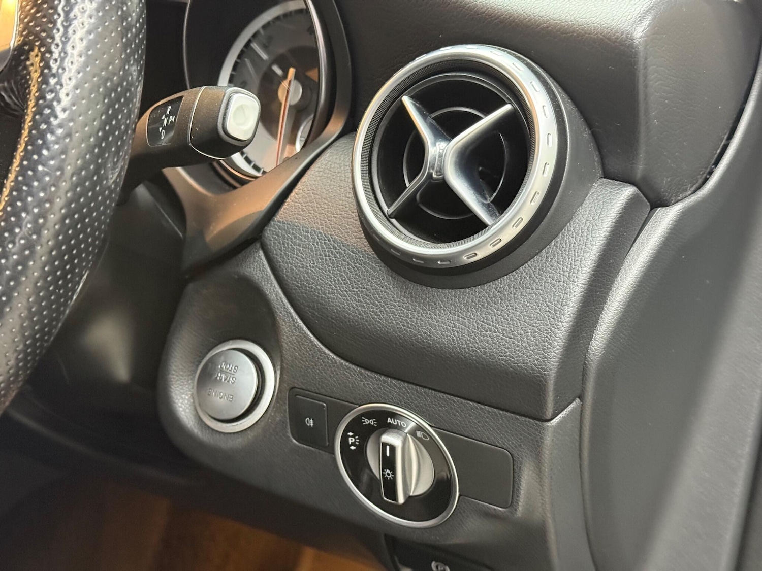 Used Mercedes-Benz GLA 2016 for sale - 76613101: Photo 33