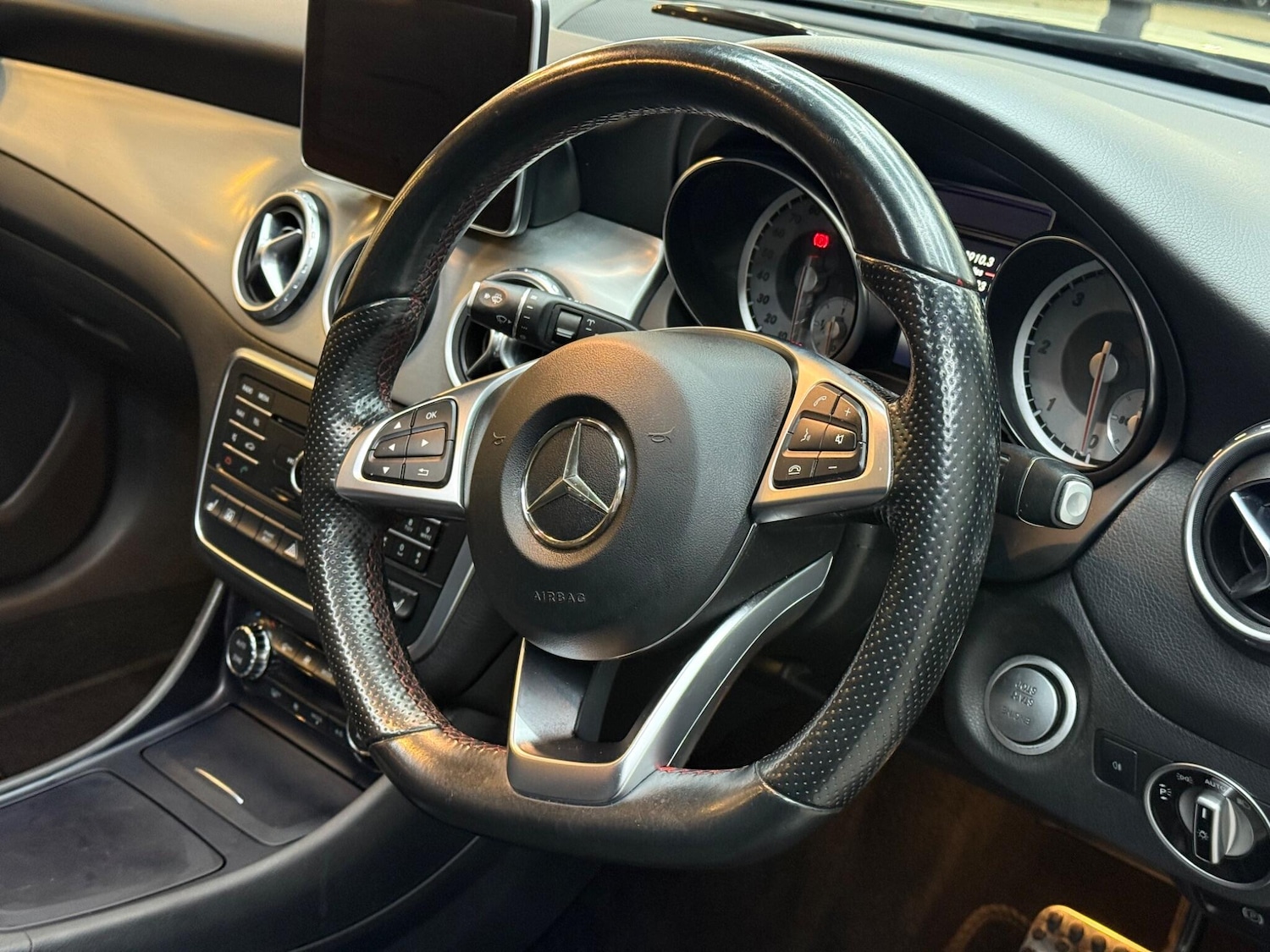 Used Mercedes-Benz GLA 2016 for sale - 76613101: Photo 50