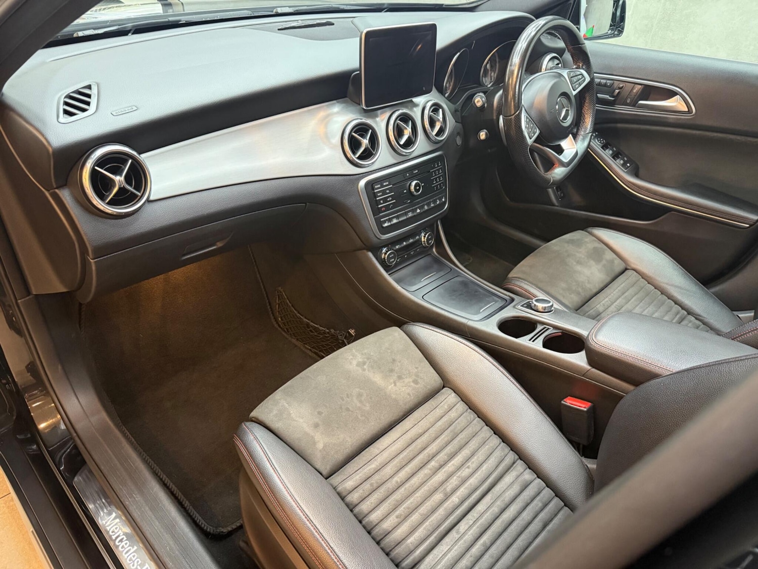 Used Mercedes-Benz GLA 2016 for sale - 76613101: Photo 58