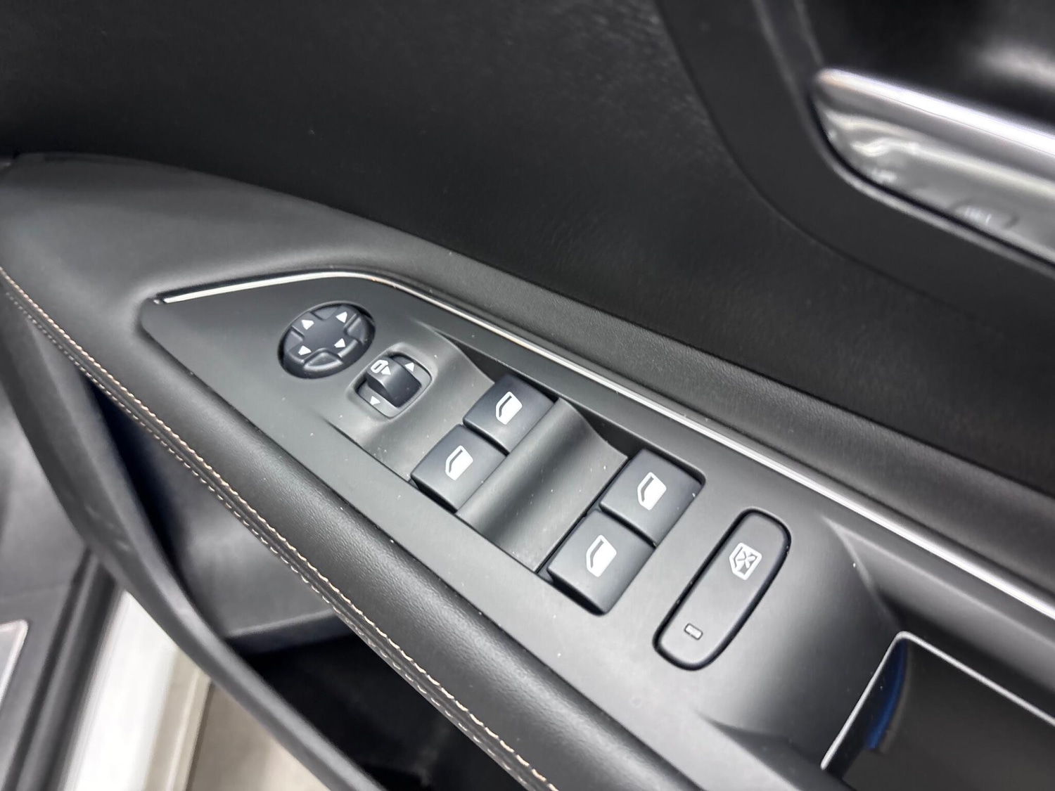 Used Peugeot 3008 2019 for sale - 77612530: Photo 65