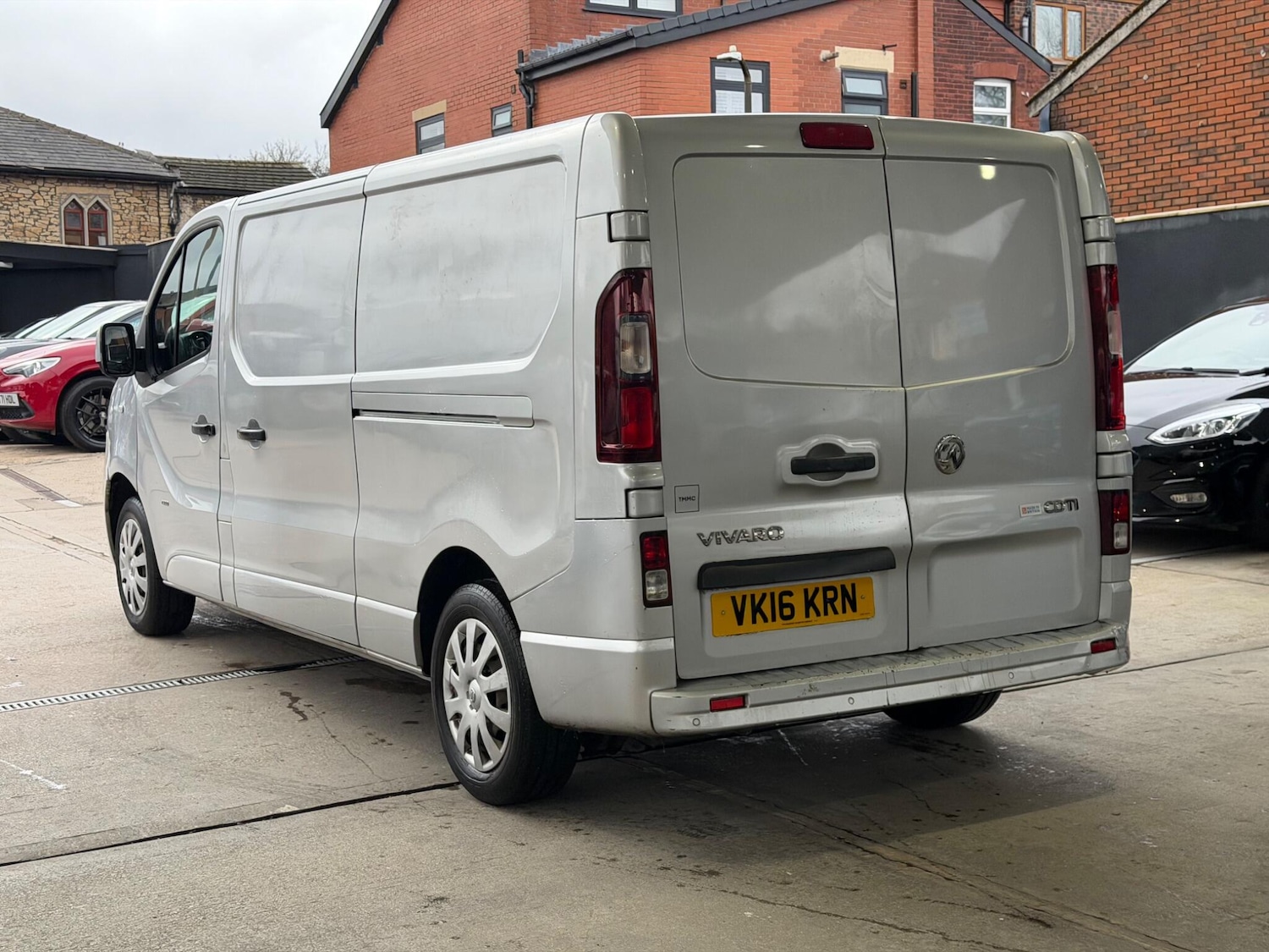 Used Vauxhall Vivaro 2016 for sale - 77550484: Photo 2