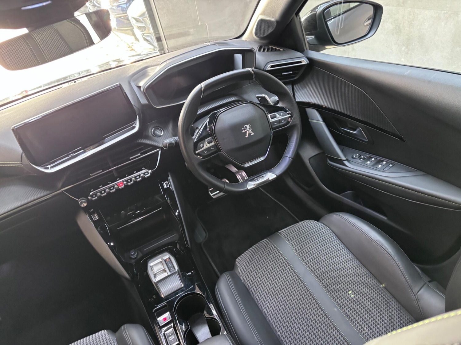 Used Peugeot 208 2023 for sale - 77074130: Photo 11