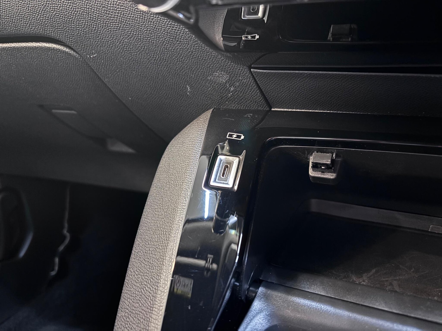 Used Peugeot 208 2023 for sale - 77074130: Photo 16