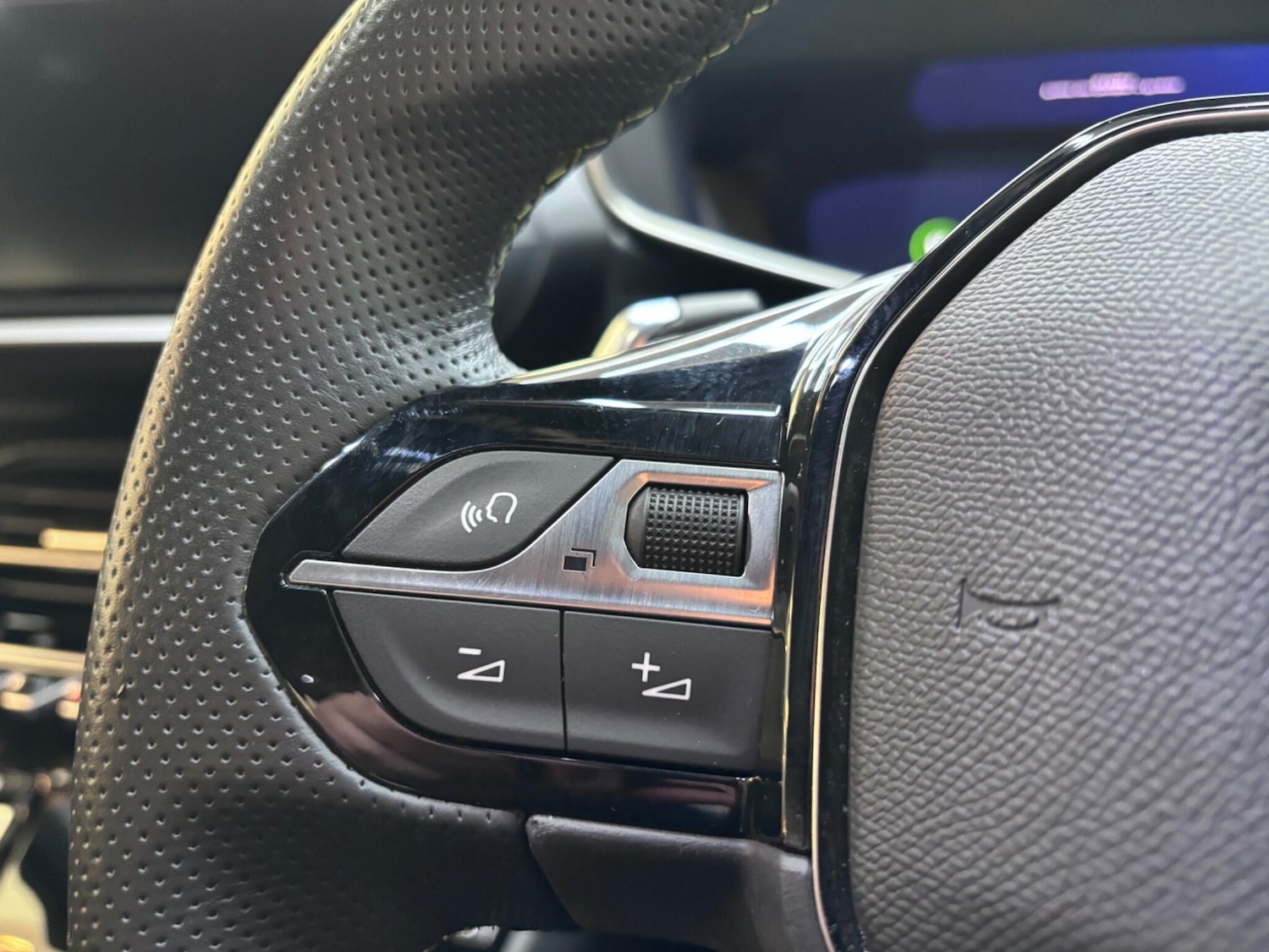 Used Peugeot 208 2023 for sale - 77074130: Photo 25