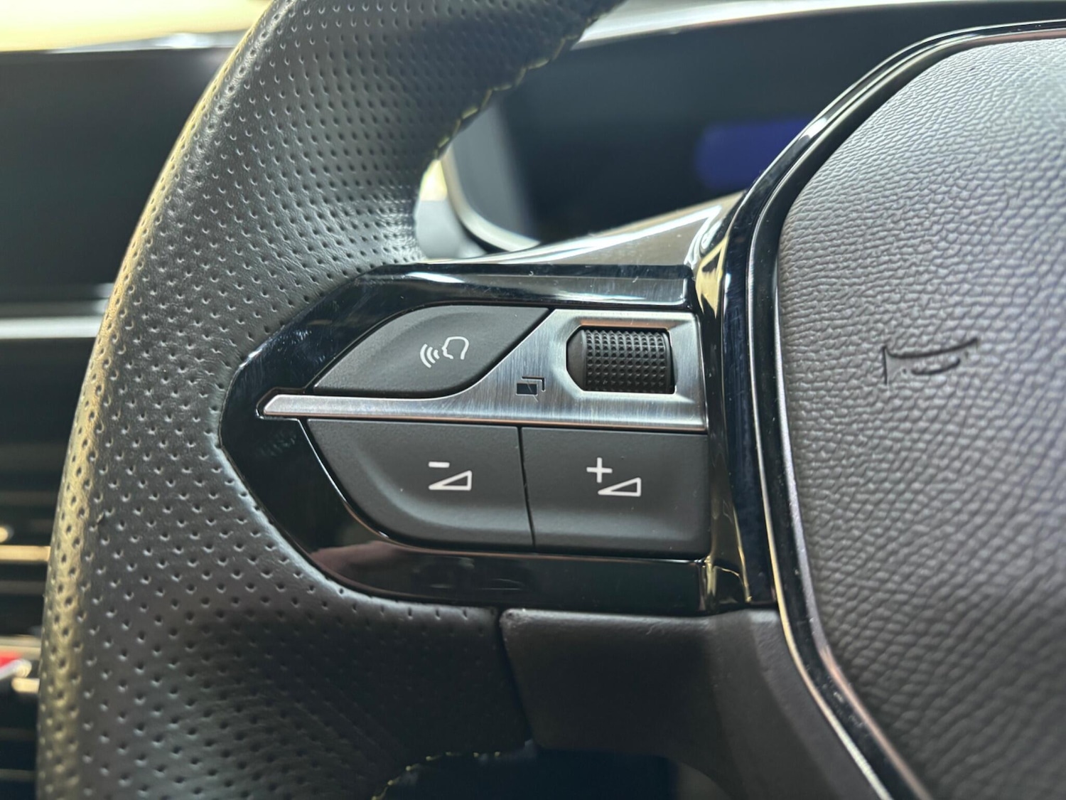 Used Peugeot 208 2023 for sale - 77074130: Photo 26