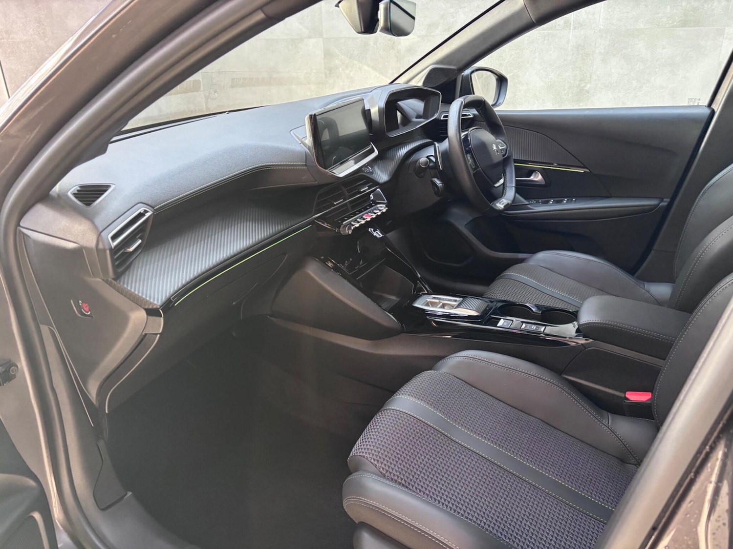 Used Peugeot 208 2023 for sale - 77074130: Photo 44