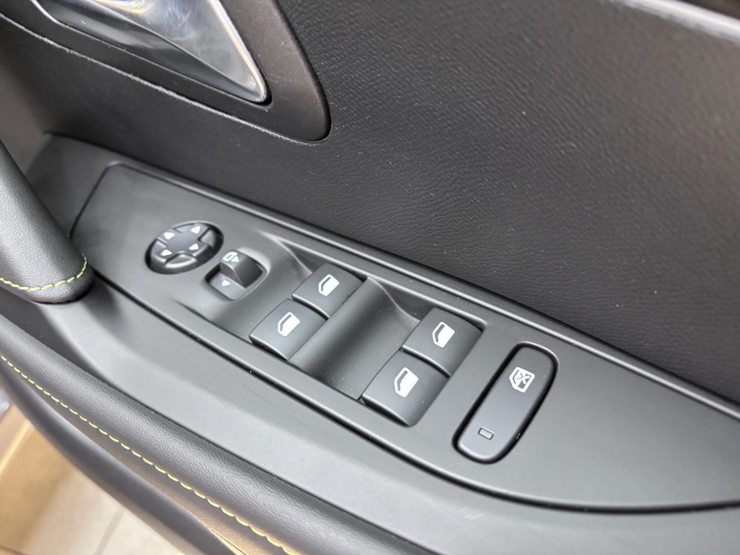 Used Peugeot 208 2023 for sale - 77074130: Photo 63