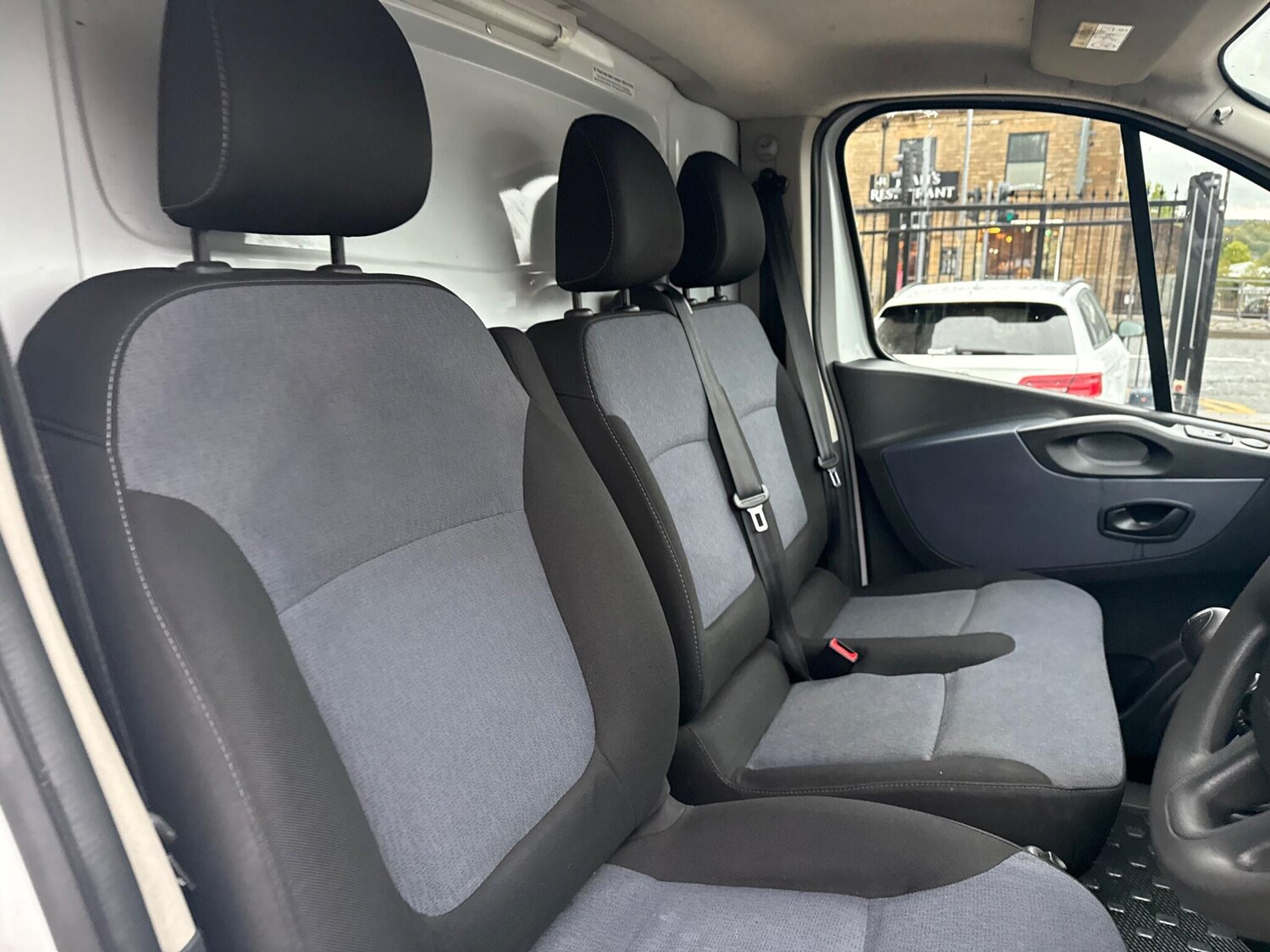 Used Vauxhall Vivaro 2016 for sale - 76175636: Photo 34