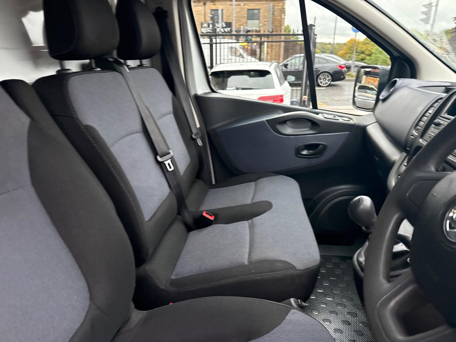 Used Vauxhall Vivaro 2016 for sale - 76175636: Photo 37