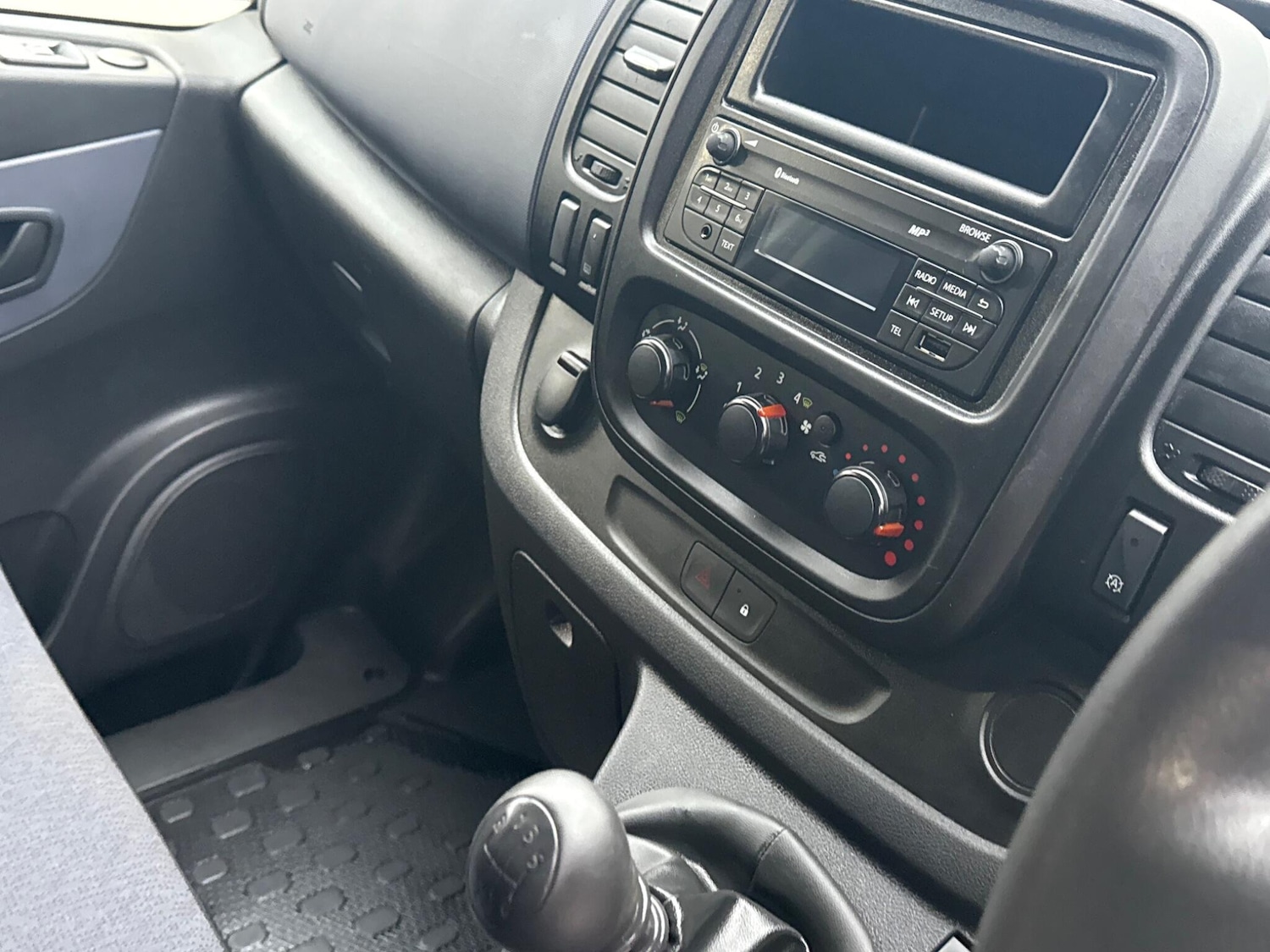 Used Vauxhall Vivaro 2016 for sale - 76175636: Photo 41