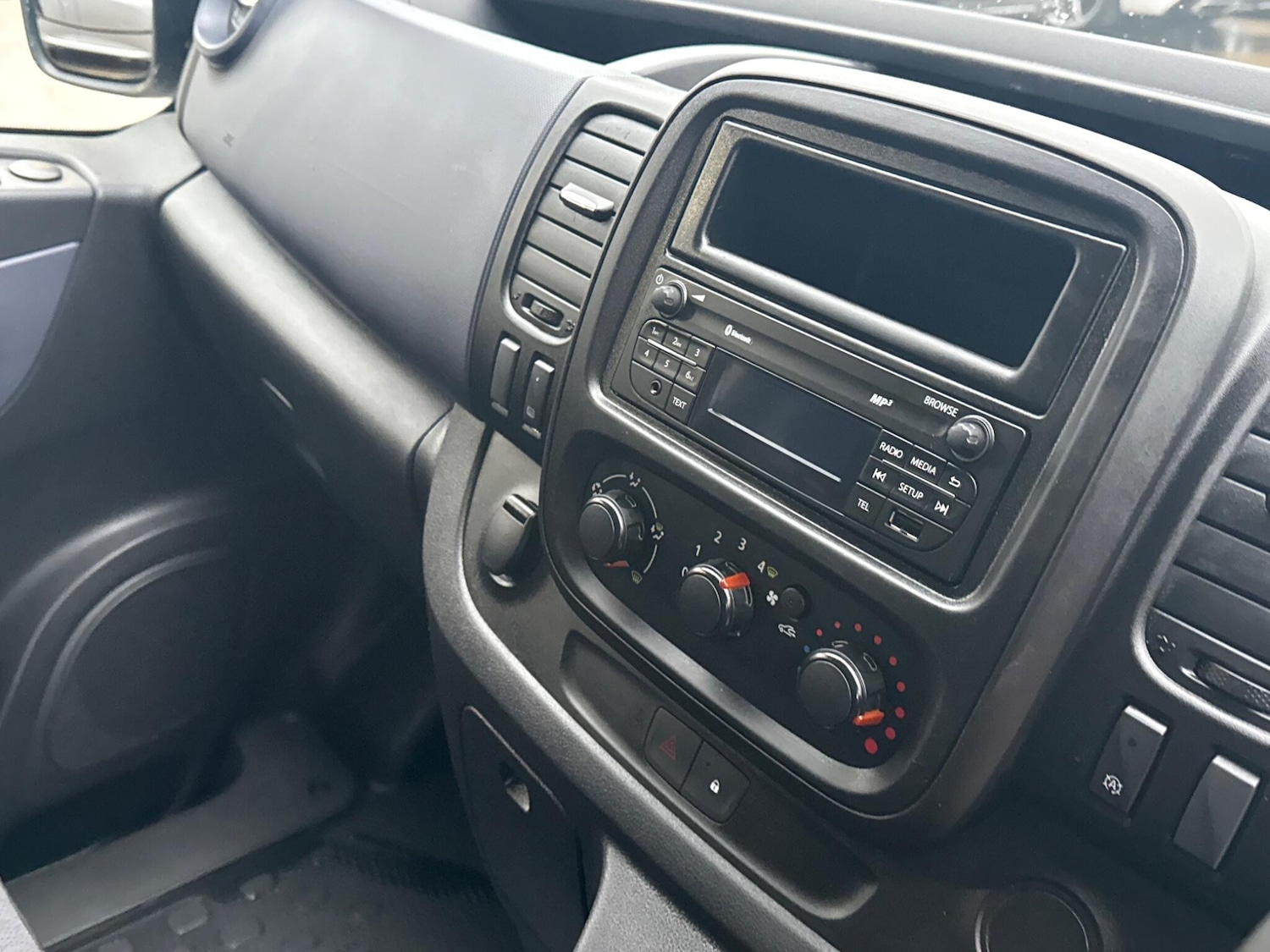 Used Vauxhall Vivaro 2016 for sale - 76175636: Photo 43