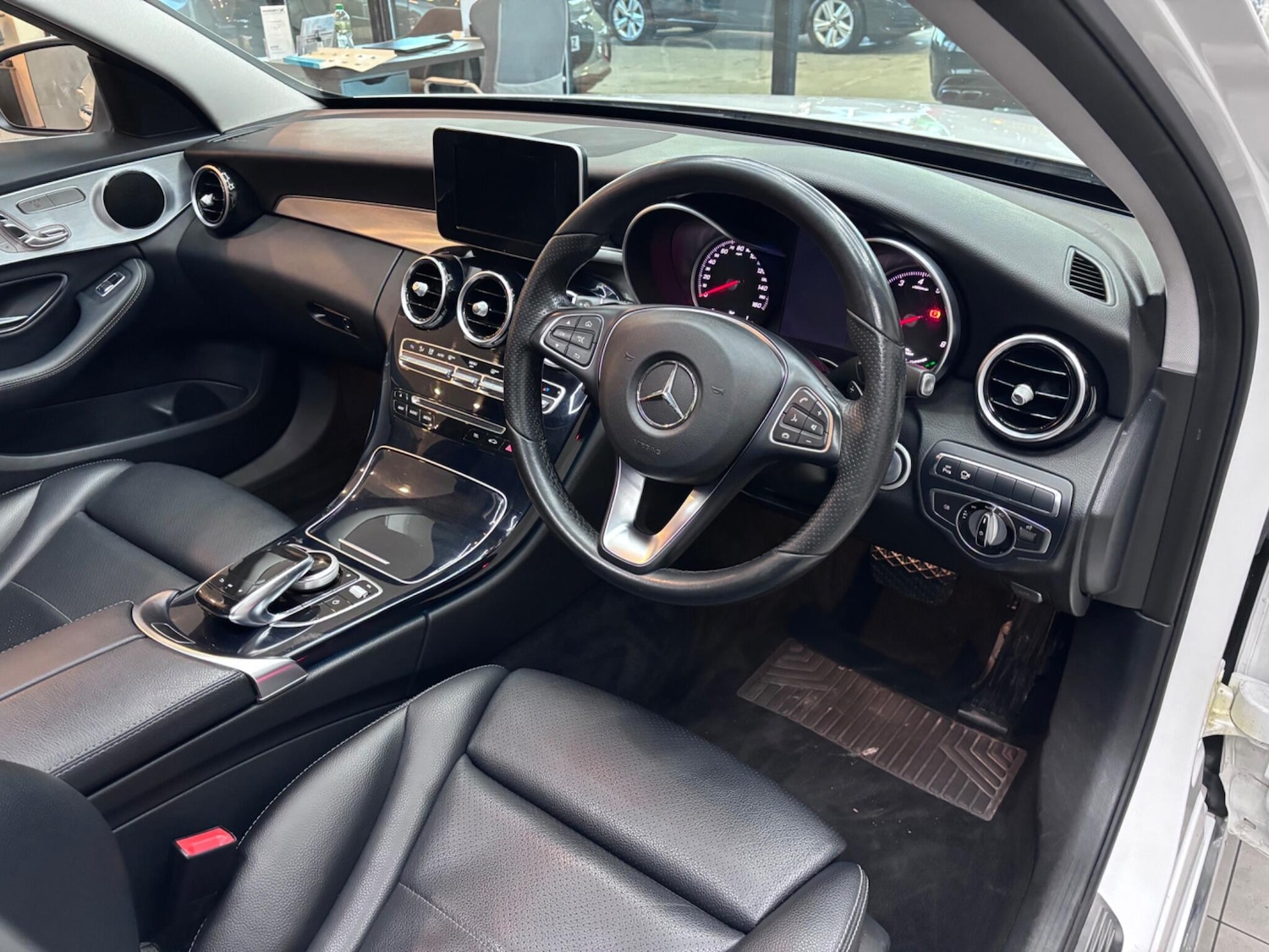 Used Mercedes-Benz C Class 2016 for sale - 77091133: Photo 17