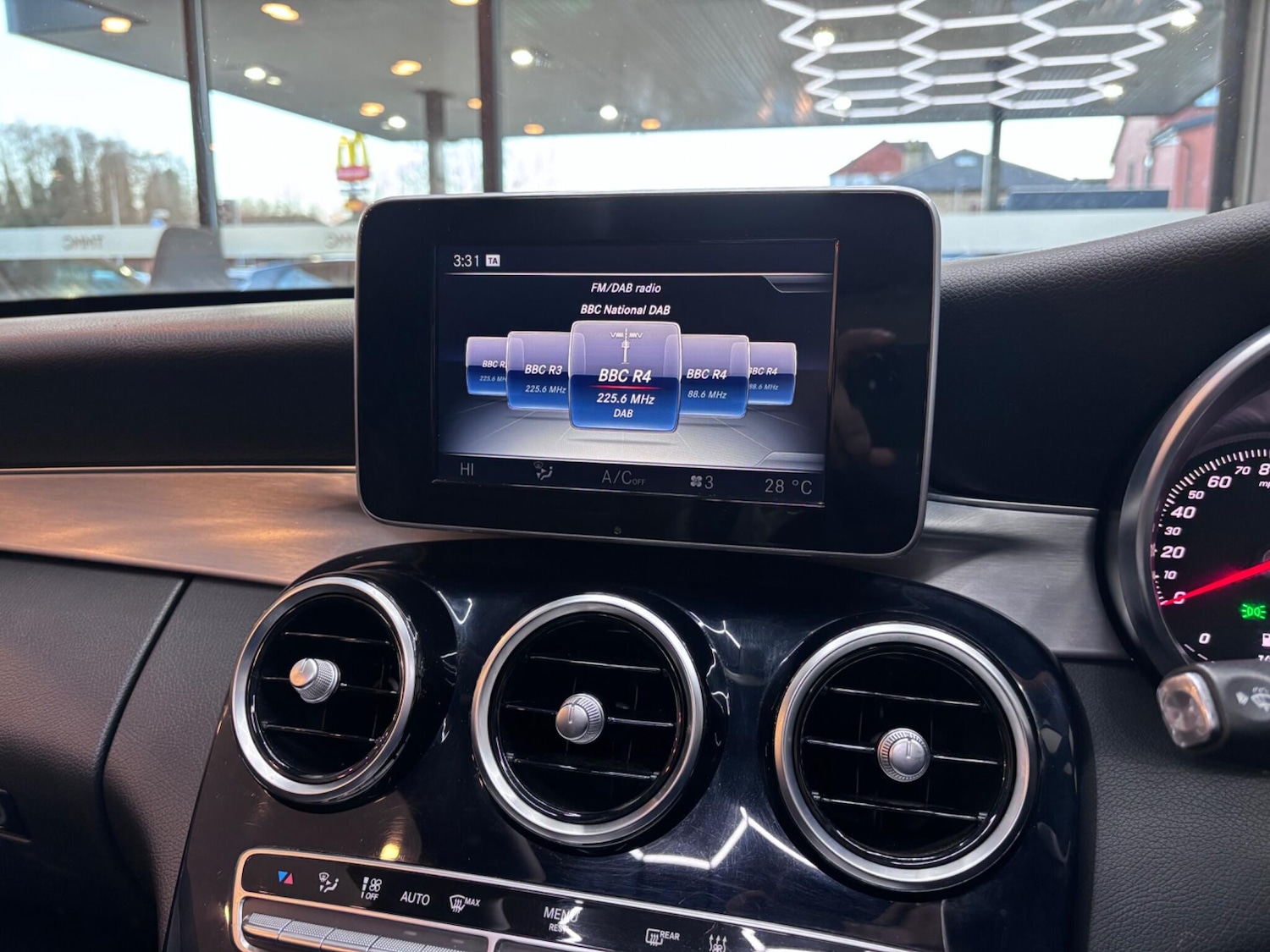 Used Mercedes-Benz C Class 2016 for sale - 77091133: Photo 47