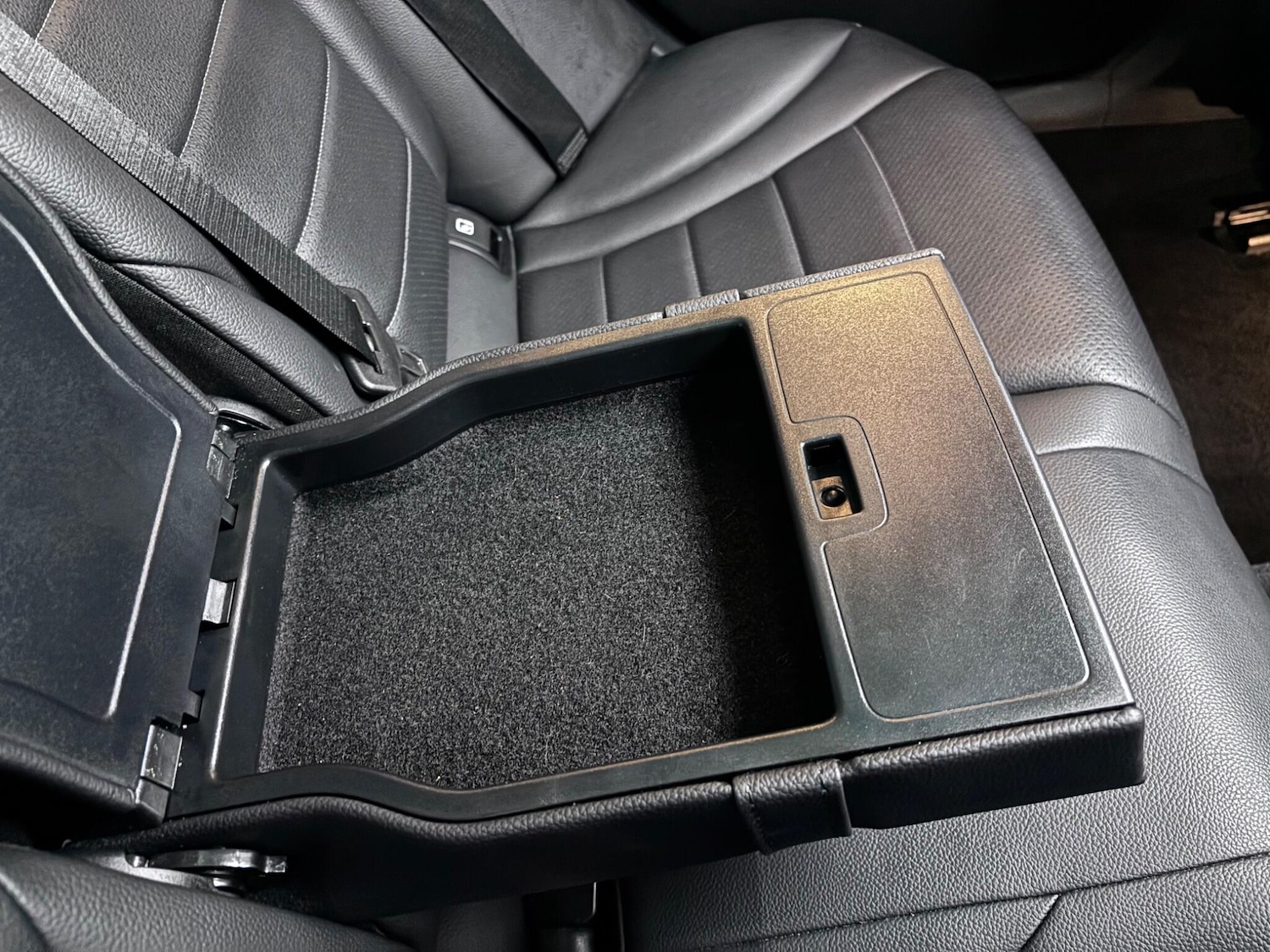 Used Mercedes-Benz C Class 2016 for sale - 77091133: Photo 71