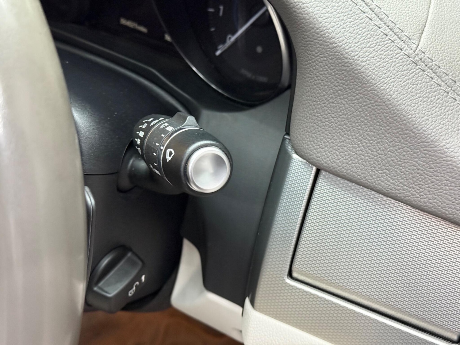 Used Jaguar XF 2017 for sale - 76620302: Photo 20