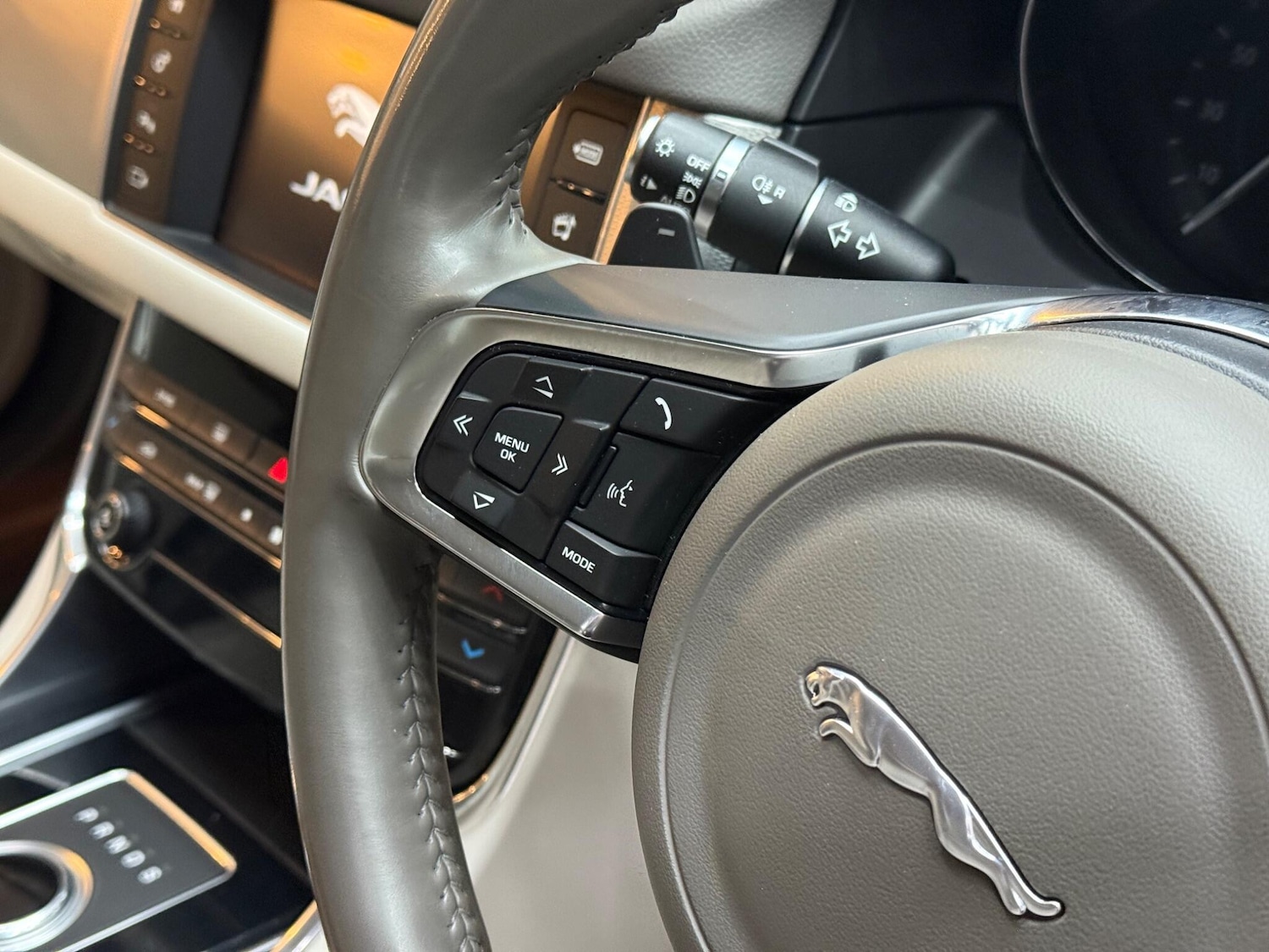 Used Jaguar XF 2017 for sale - 76620302: Photo 21