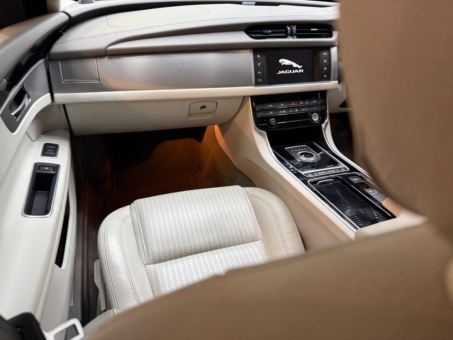 Used Jaguar XF 2017 for sale - 76620302: Photo 22