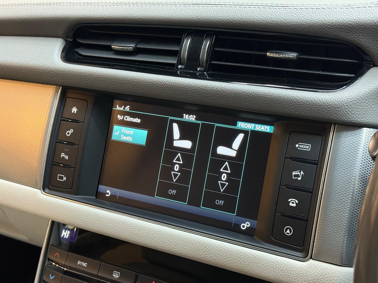 Used Jaguar XF 2017 for sale - 76620302: Photo 34