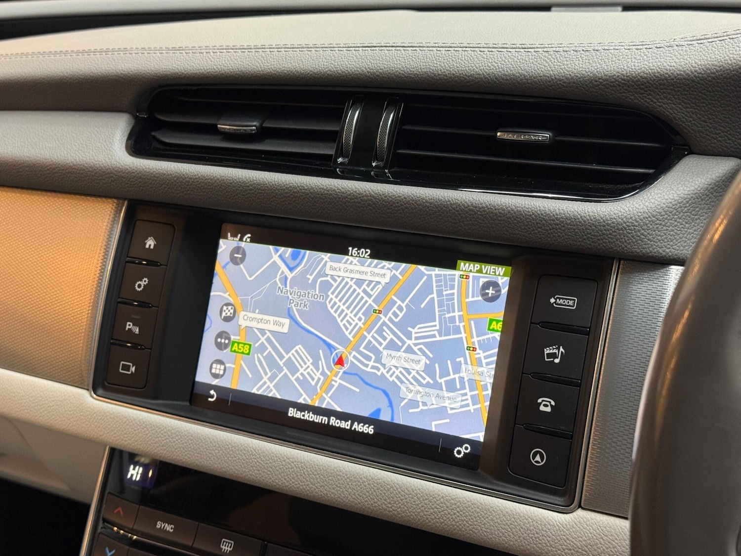 Used Jaguar XF 2017 for sale - 76620302: Photo 35