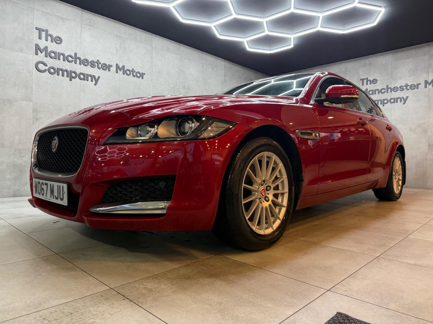 Used Jaguar XF 2017 for sale - 76620302: Photo 4