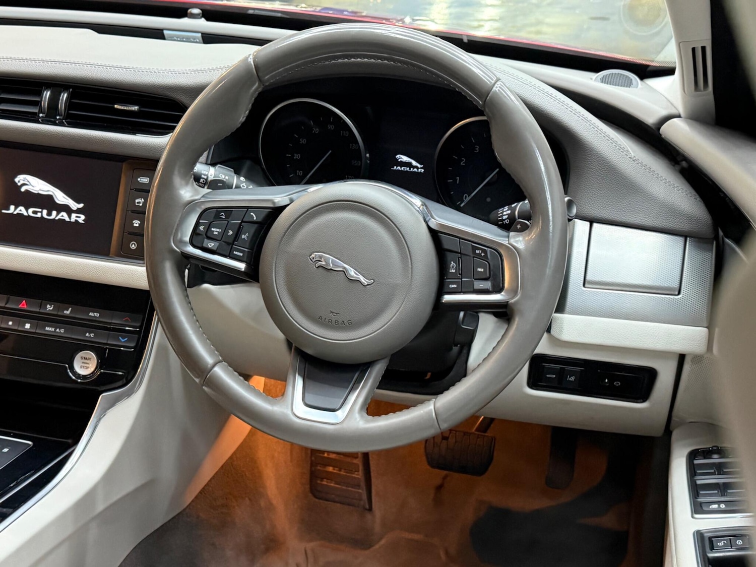 Used Jaguar XF 2017 for sale - 76620302: Photo 45