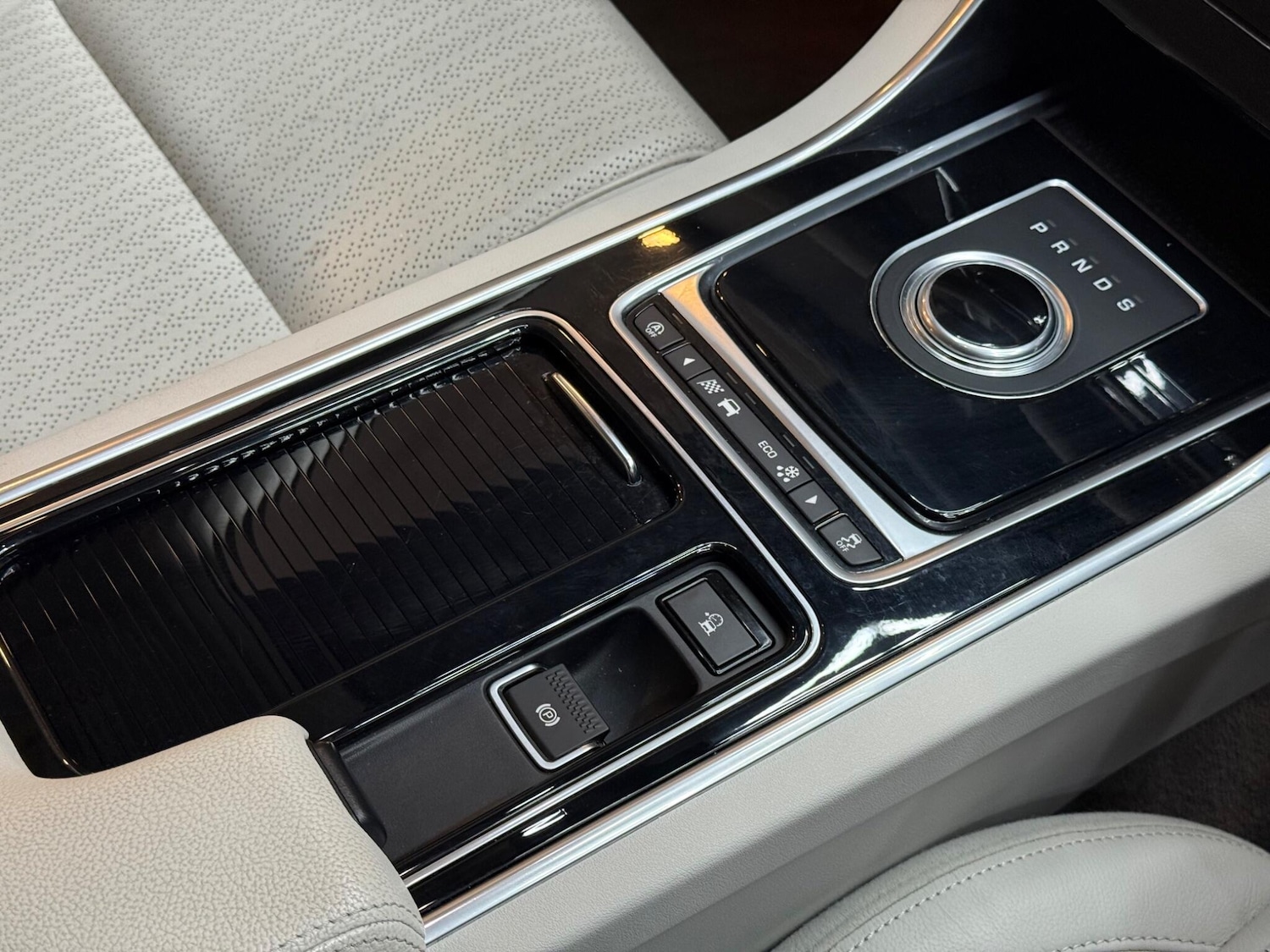 Used Jaguar XF 2017 for sale - 76620302: Photo 55