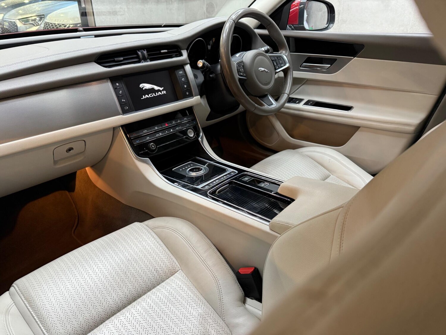 Used Jaguar XF 2017 for sale - 76620302: Photo 59