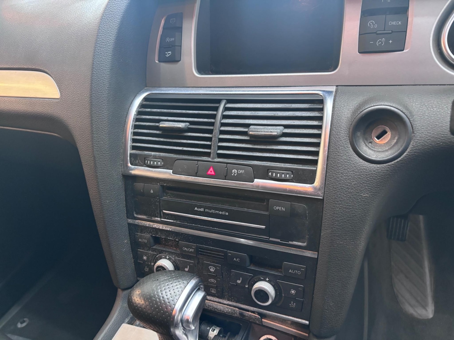 Used Audi Q7 2014 for sale - 76689618: Photo 30