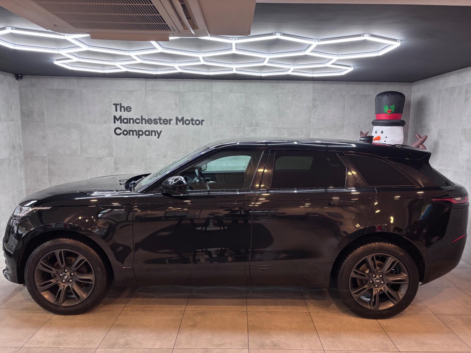 Used Land Rover Range Rover Velar 2018 for sale - 76886177: Photo 2