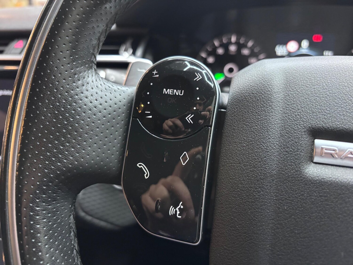 Used Land Rover Range Rover Velar 2018 for sale - 76886177: Photo 34