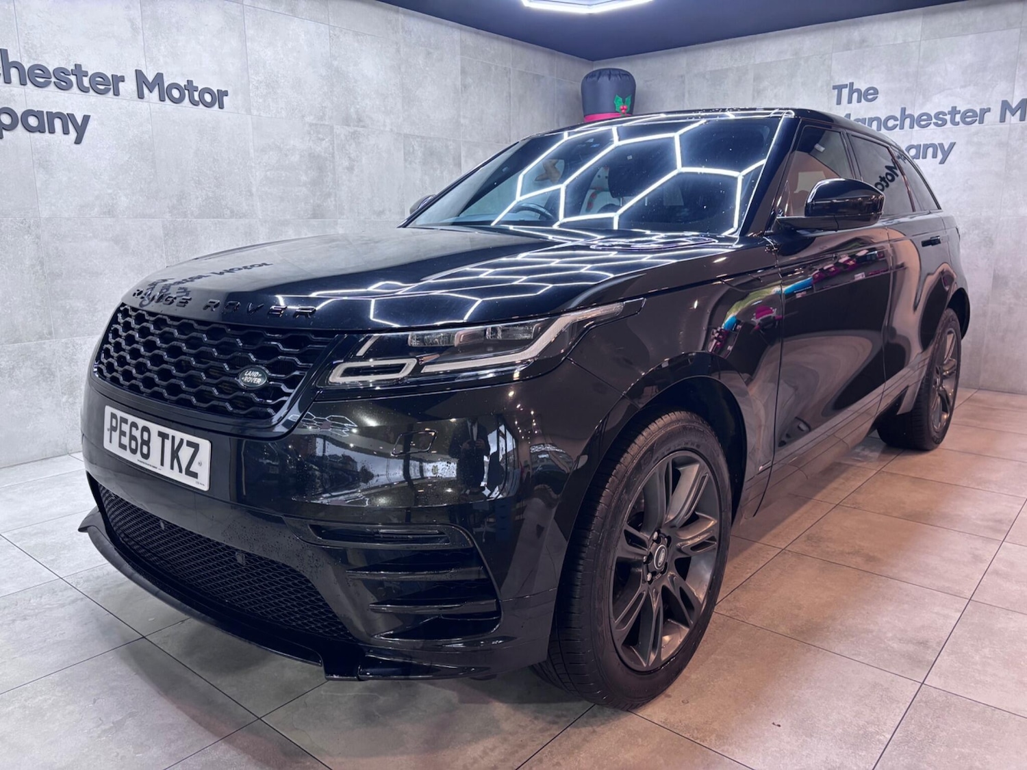 Used Land Rover Range Rover Velar 2018 for sale - 76886177: Photo 4