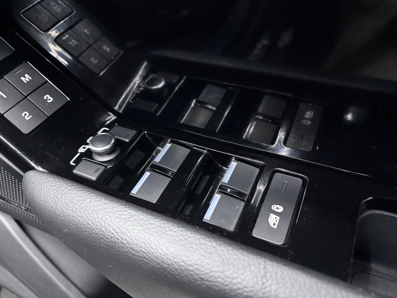 Used Land Rover Range Rover Velar 2018 for sale - 76886177: Photo 75