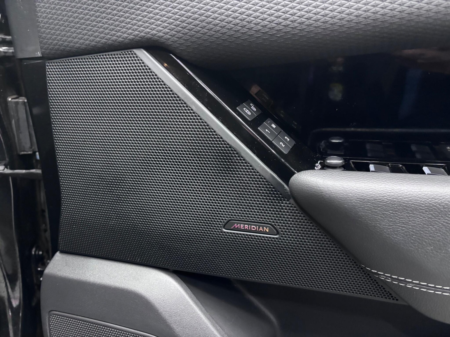 Used Land Rover Range Rover Velar 2018 for sale - 76886177: Photo 76