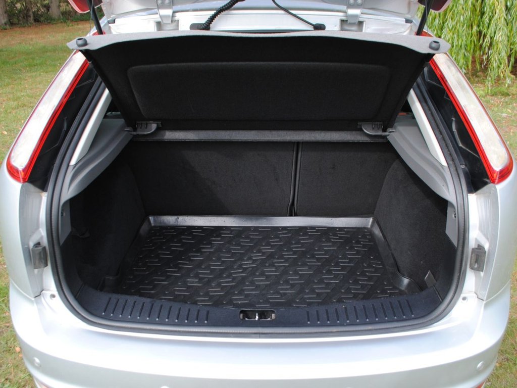 Used Ford Focus 2011 for sale - 76080596: Photo 18