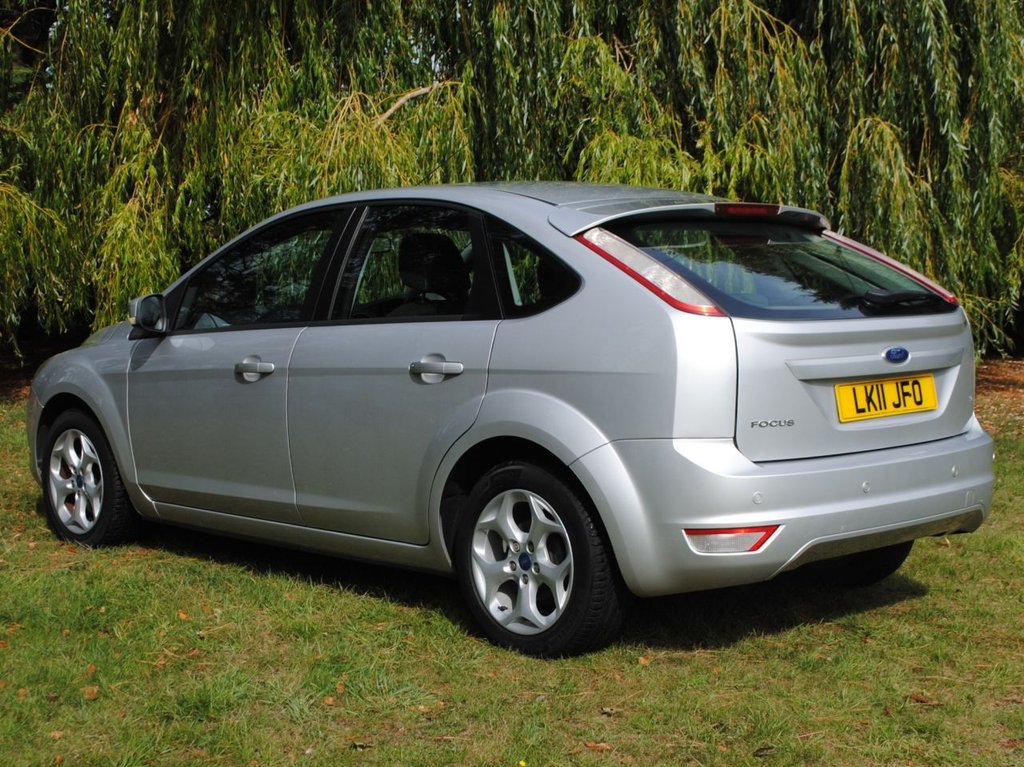 Used Ford Focus 2011 for sale - 76080596: Photo 2