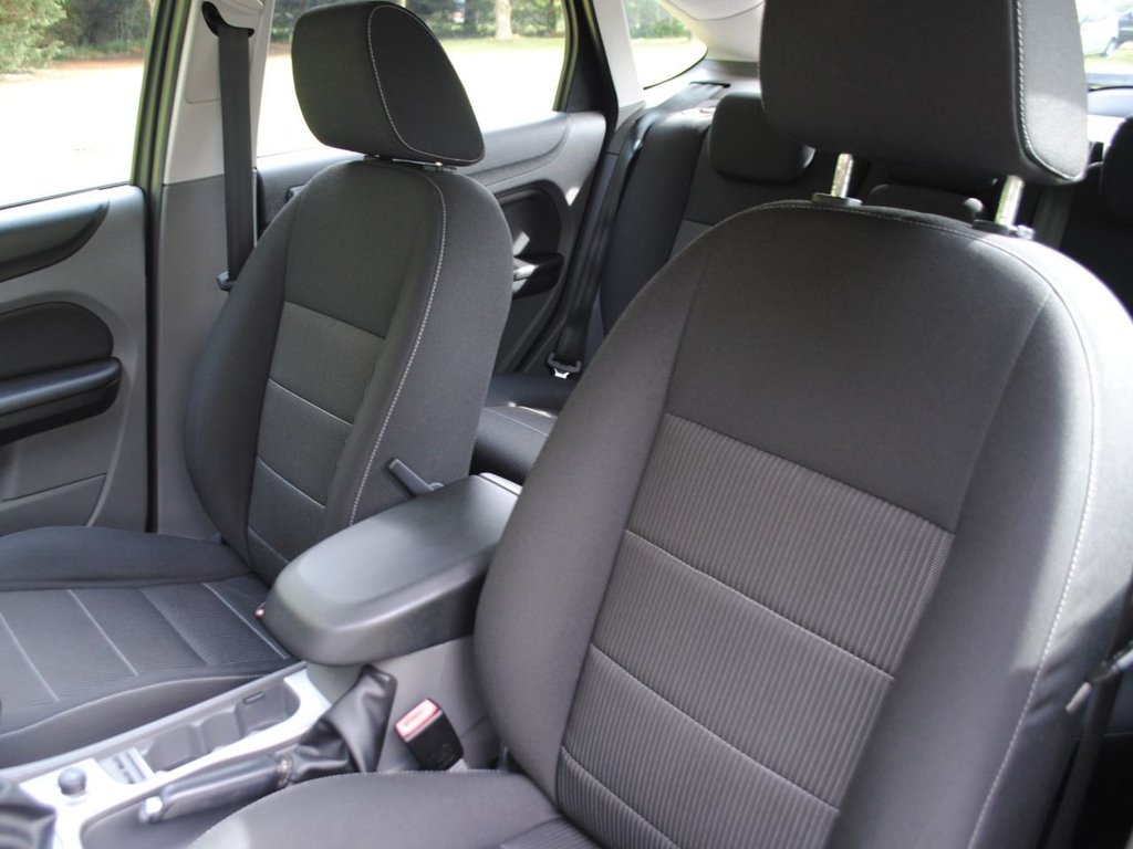 Used Ford Focus 2011 for sale - 76080596: Photo 4