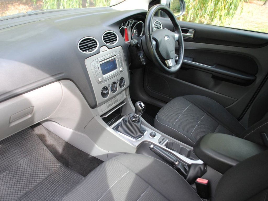 Used Ford Focus 2011 for sale - 76080596: Photo 9