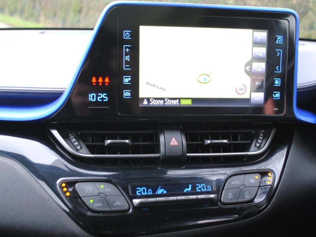 Used Toyota C-HR 2018 for sale - 76605069: Photo 16