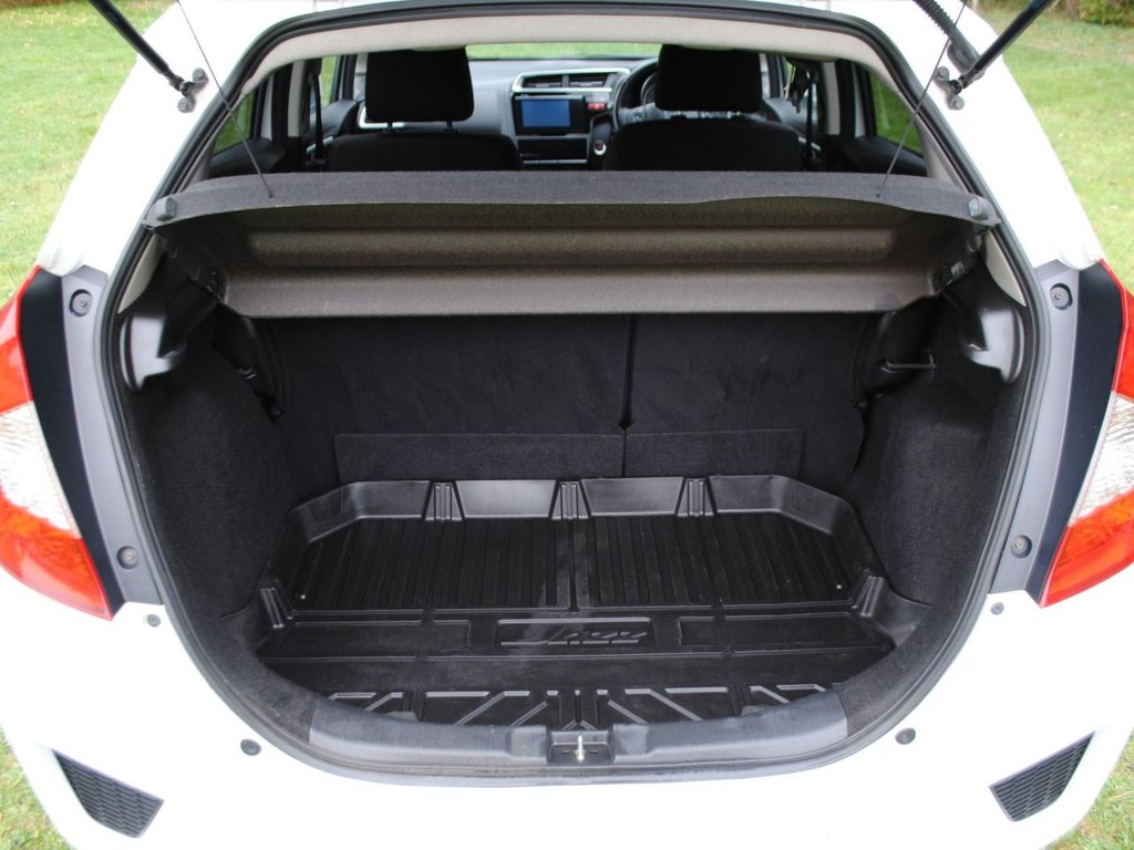 Used Honda Jazz 2016 for sale - 76235907: Photo 23