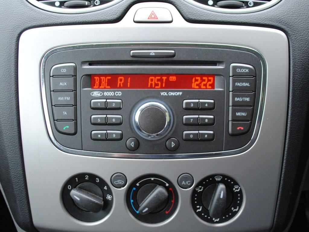 Used Ford Focus 2011 for sale - 76106115: Photo 16