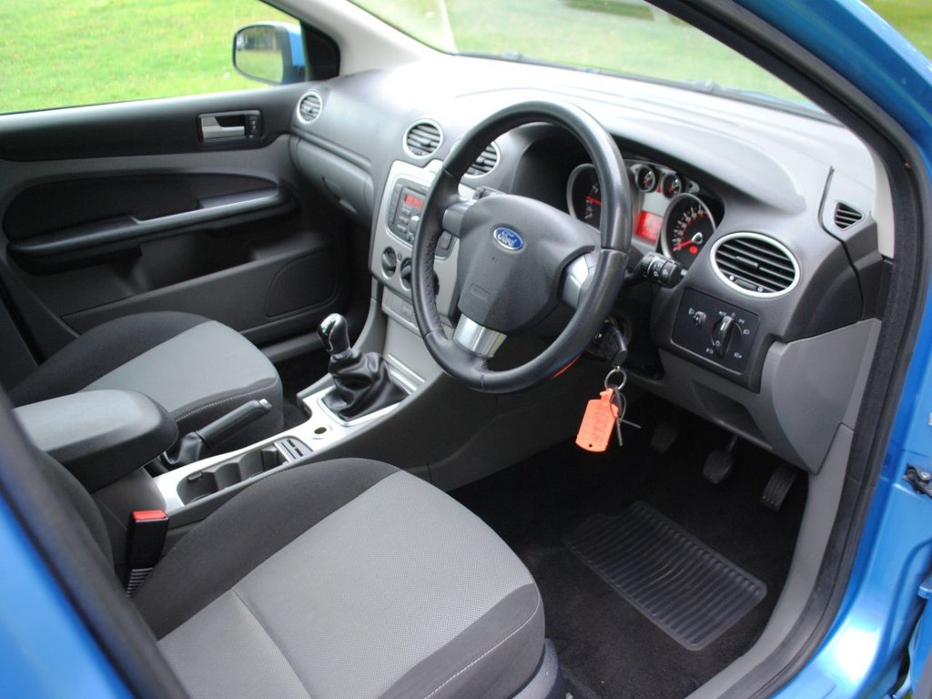 Used Ford Focus 2011 for sale - 76106115: Photo 19