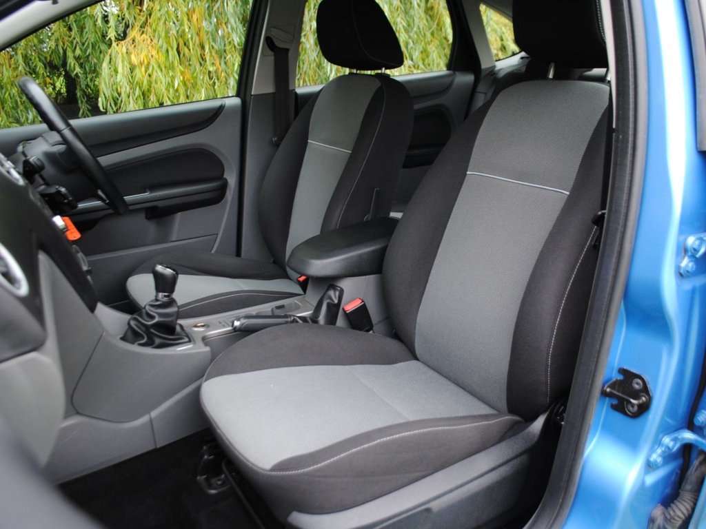 Used Ford Focus 2011 for sale - 76106115: Photo 4